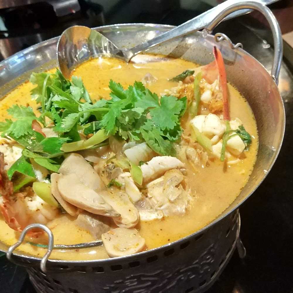 Kuliner Tamnak Thai Restaurant