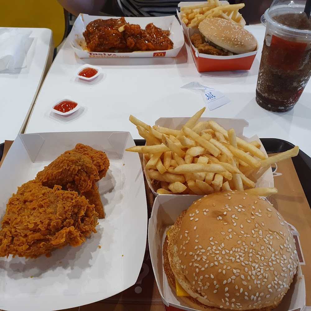 Kuliner McDonald's Simpang Dewa Ruci