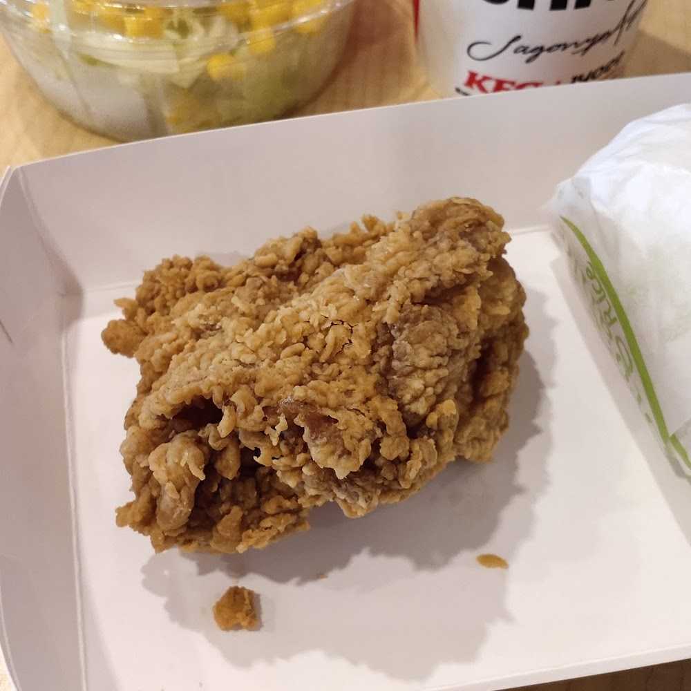Kuliner KFC Taman Topi Square