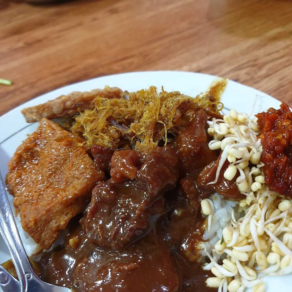 Kuliner Rawon Pak Pangat Wonokromo