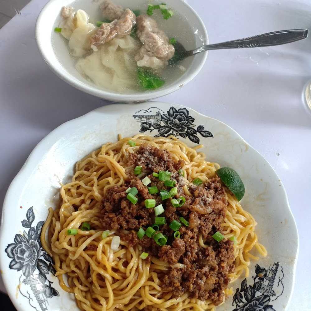 Kuliner Mie Pangsit Lung An