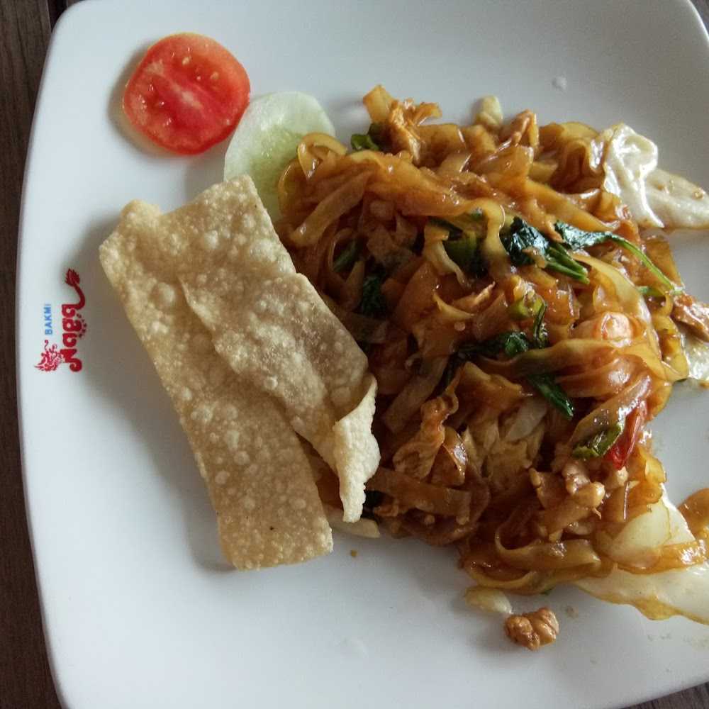 Kuliner Bakmi Naga Resto